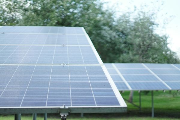 Guide ultime pour installer des panneaux solaires chez soi